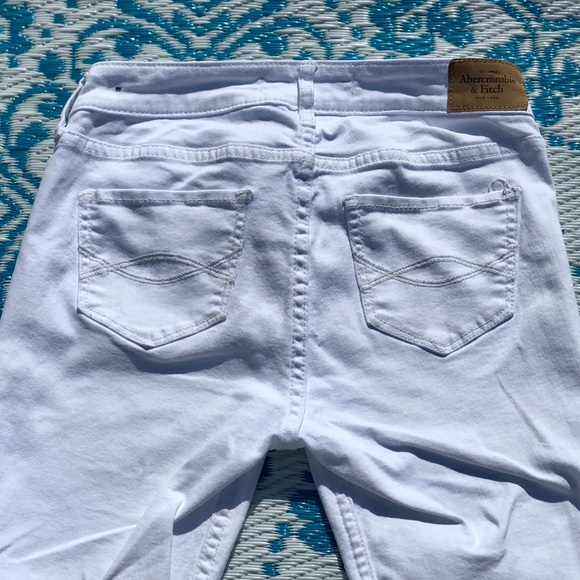 Abercombie & Fitch Jeans in white  25W 29L - Picture 7 of 13